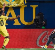 Aunque Bacca no fue titular en el partido, brilló con su destacada labor. AFP