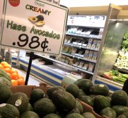 Los ansiados aguacates, berejenas, tomates, pepinos y pimientos son algunos de los productos que más suministra México a Estados Unidos. AFP