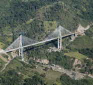 La Contraloría buscará establecer responsabilidades sobre las irregularidades encontradas en la construcción del puente Hisgaura, en Santander.
Colprensa