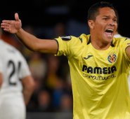 El colombiano David Ospina no participó en el encuentro del Nápoles. El jugador del Villarreal, Carlos Bacca entró a la cancha de juego en un cambio por Iborra.  AFP