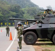 Aproximadamente mil soldados y 20 puestos de control hacen parte del plan de seguridad ‘Viaje seguro, su Ejército está en la vía’. Alfredo Estévez