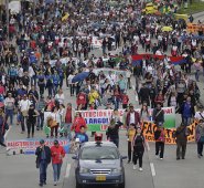 Las movilizaciones contra el Plan Nacional de Desarrollo que se tramita en el Congreso transcurrieron en forma pacífica en todo el país, salvo los incidentes protagonizados por infiltrados al final de las jornadas, en el centro de Bogotá. Colprensa