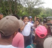 El gobernador Norte de Santander, William Villamizar, reconoció que las quejas de la comunidad son justas y se comprometió a “buscar caminos para que podamos avanzar”. Helena Sánchez