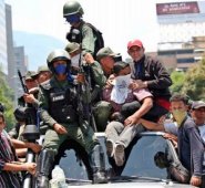 Varios uniformados se unieron a Guaidó en la Operación Libertad. @TejadaKelvyn