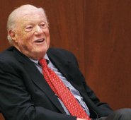 En 2011, a los 88 años, fundó un nuevo grupo llamado Advancing Human Rights, que él mismo presidía. AFP