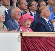 El presidente de EEUU, Donald Trump, la reina Isabel y otros jefes de Estado y gobierno estuvieron en el acto. AFP