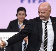 A dos días del comienzo del Mundial femenino en París, Infantino recordó que estuvo en el origen de la creación de una "división específica". AFP