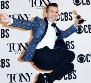 Sergio Trujillo ganó el galardón por mejor coreografía. EFE