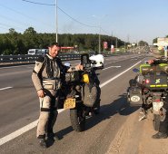Marc Suter, el Suizo que se encuentra recorriendo el mundo en motocicleta, estará en Colombia el 27 de junio. Colprensa