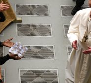 Considerado el pontífice más sensible a los problemas ecológicos tras publicar en 2015 la encíclica "Laudato Sí", el papa argentino convocó la asamblea de obispos sobre la Amazonia con el fin de proteger a los pueblos de esa región que abarca nueve países y considerada el pulmón del planeta. AFP