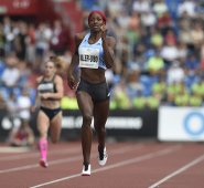 El crono de Miller-Uibo no es considerado un récord mundial ya que se trata de una distancia no oficial. AFP