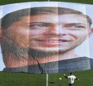 Sala falleció el 21 de enero en el accidente de la avioneta privada que lo llevaba a Gales, en que también murió el piloto del aparato, David Ibbotson, de 59 años. AFP