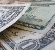 Las importaciones dejó como resultado un alza de 1.326 millones de dólares en el déficit comercial. Pixabay / Referencial