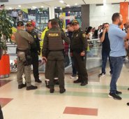 Por ser domingo, puente festivo y quincena, al momento del incidente había gran cantidad de usuarios en el centro comercial.  Juan Pablo Cohen