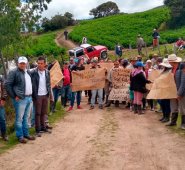 En la vereda La Copa se congregaron campesinos de dos municipios de la Provincia de Pamplona para reclamar el derecho al trabajo. Además, manifestaron que el caso de La Carbonera está afectando su imagen. Cortesía
