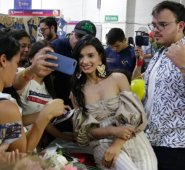 Paola Rey enloqueció a los visitantes de Expo de Todo, la feria empresarial que organizó con éxito La Opinión en el Jardín Plaza. Juan Pablo Cohen/La Opinión