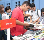 Para contactar a los autores nacionales se ha tenido el apoyo de las editoriales Planeta y Random House. Este año, en el marco de la fiesta literaria también se celebrará el centenario de la Biblioteca Pública Julio Pérez Ferrero. Archivo La Opinión