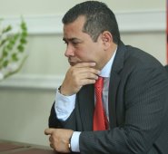 El representante liberal Alejandro Carlos Chacón quedó en una encrucijada, luego de que no lograra sellar la alianza con Édgar Díaz en favor de su candidato, Jaime Marthey, y de que la U siga sin resolver si lo respalda o no. Archivo