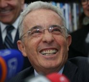 El jefe del Centro Democráticoseñaló que el acto legislativo del 2018 que incorporó la figura, dejó la doble instancia de forma a temporal, es decir que podrá beneficiar a quienes ya han sido juzgados. Archivo