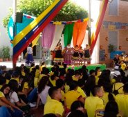 Los estudiantes participaron de una actividad cultural llena de música, comida, danzas y mucha identidad. Cortesía