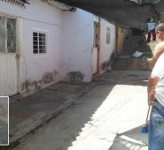 Los vecinos empezaron a sentir el fuerte olor hacia las 4:00 de la tarde del sábado. Finalmente, el abrieron la habitación rompiendo el candado de la puerta. La Opinión