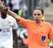 La francesa de 35 años estará asistida por otras dos mujeres. AFP