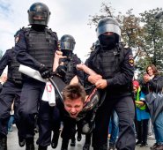 La oposición asegura que las autoridades quieren bloquear a sus candidatos en las elecciones de septiembre para evitar que, si llegan al Parlamento de Moscú, descubran y denuncien los circuitos de corrupción. AFP