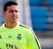 El jugador colombiano está concentrado en su pretemporada en el Real Madrid mientras se concreta futuro deportivo. AFP