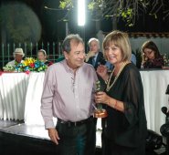 La ceremonia se cumplió este domingo en la Casa Museo La Bagatela, Amparo Pérez recibió la estatuilla al Mérito Periodístico CPC ‘Eustorgio Colmenares Baptista’, de manos del gerente de La Opinión, José Eustorgio Colmenares. Mario Franco