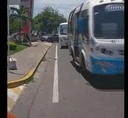 Hace dos semanas se viene presentando la situación, según denuncian los conductores.  Captura de video