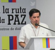 Los exministros del interior, Juan Fernando Cristo y Guillermo Rivera, fueron claves en la refrendación del acuerdo de paz en el Congreso. Archivo