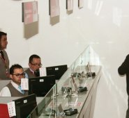 La situación migratoria de Venezuela ha ocasionado que muchos extranjeros estén intentando adquirir créditos para vivienda o crear empresas en Colombia. Uno de los principales requisitos que tienen los bancos nacionales es la cédula de extranjería que certifique residencia en el país. Archivo