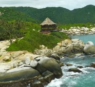 Los servicios concesionados son: Derechos de ingresos (visitantes y medio de transporte), alojamiento, alimentación, alquiler de equipos y venta de accesorios, transporte, parqueaderos, senderismo, atención primera de emergencias y servicio al cliente. Colprensa