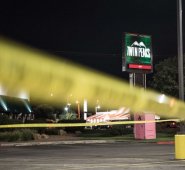 El tiroteo comenzó cuando un patrullero intentó detener un vehículo en la autopista Interestatal 20, entre Odessa y la vecina Midland. AFP