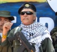 “Resulta inaceptable que un prófugo y confeso como el señor Santrich, que se hace alarde de sus reiteradas burlas a las víctimas, a la sociedad y al acuerdo de paz, pueda ostentar el título de congresista”, dijo Fernando Carrillo. Captura de video