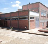 La nueva sede del Colegio María Auxiliadora tiene un área de 954,10 metros cuadrados y consta de seis aulas, centro de recursos, laboratorio, dirección administrativa, restaurante, cocina, baños, entre otras locaciones.
César Obando