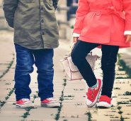 La Sala señaló que "la identidad de género es un asunto que responde únicamente a la vivencia y a la autodeterminación de las personas. Por lo tanto, el respeto de la identidad de los menores de edad prohíbe la exigencia de pruebas físicas, médicas o psicológicas que demuestren la identidad apropiada por los sujetos". Pixabay referencial