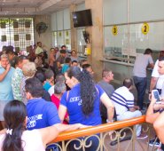 En la Alcaldía de Cúcuta las colas para retirar la tarjeta del registro también eran largas. Alfredo Estévez