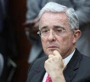 El senador Álvaro Uribe Vélez será el primer ex-presidente del país que rendirá indagatoria en la Corte Suprema de Justicia. Sus antecedentes que generan controversia serán juzgados este martes desde las 8 am. Archivo Colprensa