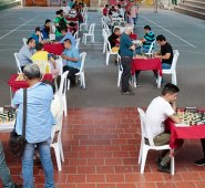 Los deportistas de la región ponen a prueba sus habilidades en el torneo departamental que se disputa en la modalidad clásica de 90 minutos más 30 segundos de incremento por cada jugada. Mario Franco