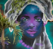 70 artistas latinoamericanos vinieron a regalarle a la ciudad esta gran galería. Mario Franco