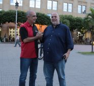 Con esta fotografía frente a la Alcaldía de Cúcuta se selló la alianza entre Donamaris Ramírez y José Fernando Bautista, luego de que el exembajador decidiera renunciar a su aspiración.  César Obando