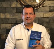 Apoyado por las comunidades cristianas, Cristian Alberto Buitrago espera llegar a la Alcaldía de Cúcuta. El aval le fue otorgado por el partido Colombia Justa Libres. Tomada de Facebook