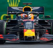 Verstappen comenzará el domingo en la primera línea de salida por delante de los autos de Ferrari. AFP
