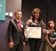 María Inmaculada Parada Bermon recibió el reconocimiento de Alcaldesa Pila en el marco de la Asamblea Anual de la Corporación Juego y Niñez.
Cortesía