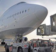 En Australia, según un portavoz de la compañía Boeing en Sídney, un 5 % que de los mil aviones 737 NG inspeccionados presentan fisuras (unos 50 aparatos).
 Archivo