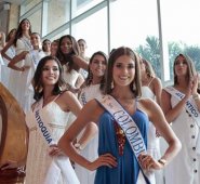 Las candidatas lucieron conjuntos blancos en la presentación en el Hotel Hilton de Cartagena. Concurso Nacional de Belleza