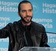 El presidente de El Salvador, Nayib Bukele, dijo que están a favor de la democracia y que mientras no se cumplan elecciones libres en Venezuela reconocerán a Juan Guaidó como presidente. AFP