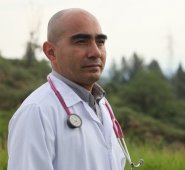 Camacho Vargas es egresado de la Universidad de Caldas en el año 2013 como médico cirujano general. Colprensa