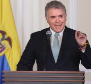 Iván duque, presidente de Colombia, enfrenta una semana de decisiones claves para recuperar su gobernabilidad con el Congreso y su imagen ante la opinión pública. Según la última encuesta de la firma Gallup, el mandatario tiene uno de los grados de aprobación más bajos del último siglo, apenas un 26 %. Colprensa